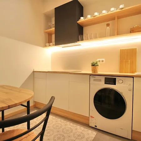 Fabrika Loft Serrallo Διαμέρισμα *